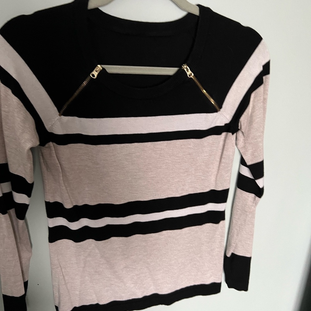 Tan and black sweater size S GUC
